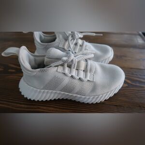 Adidas White Running Shoes Breathable Mesh Lace-Up Design Women’s Size 6 Guc